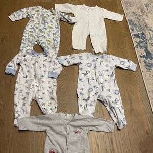 5 pairs of Kissy Kissy and Sammy + Nat Pajamas 3-6 M